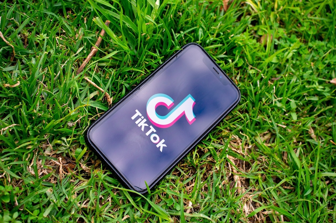 Защо Tik Tok стана толкова популярен сред младите (и не само)?